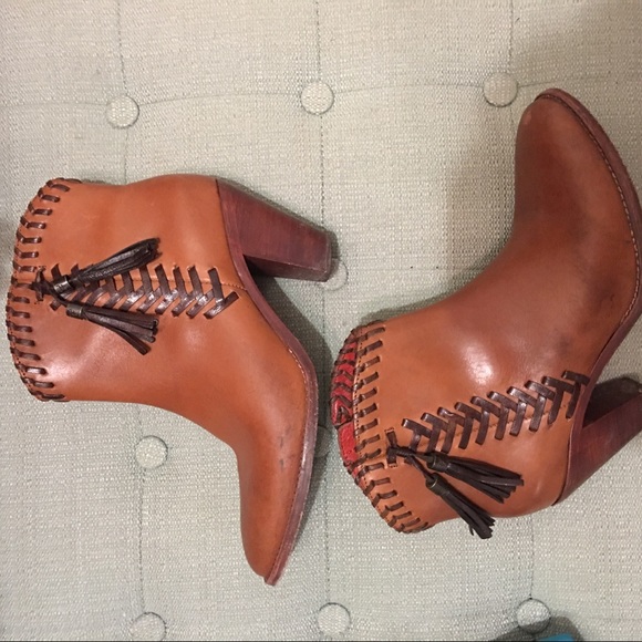 Trask. Booties with tassels and stitching - Picture 1 of 7